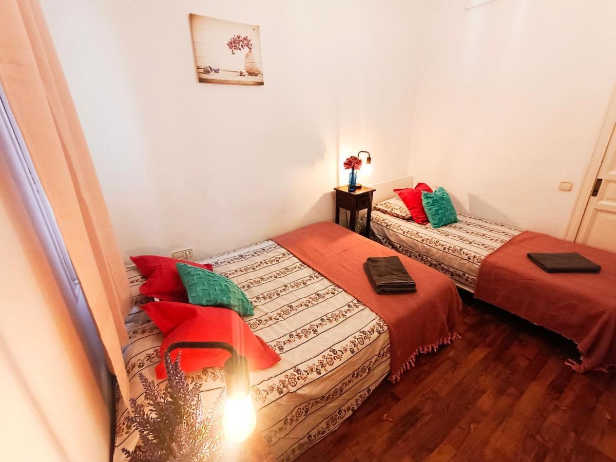 Urquinaona Rooms บาร์เซโลนา ภายนอก รูปภาพ